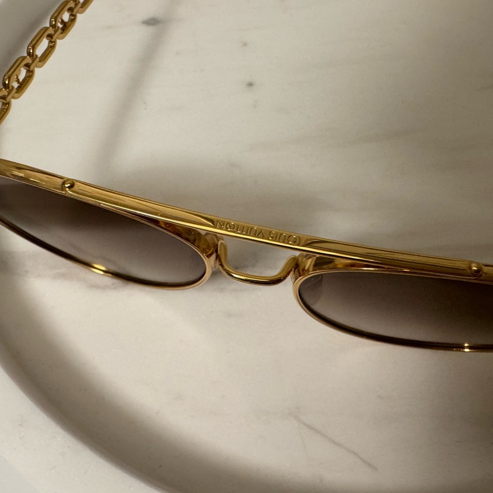 My LV Chain Pilot Sunglasses Louis Vuitton Gold Frame Sunglasses with Brown - Picture 6 of 13